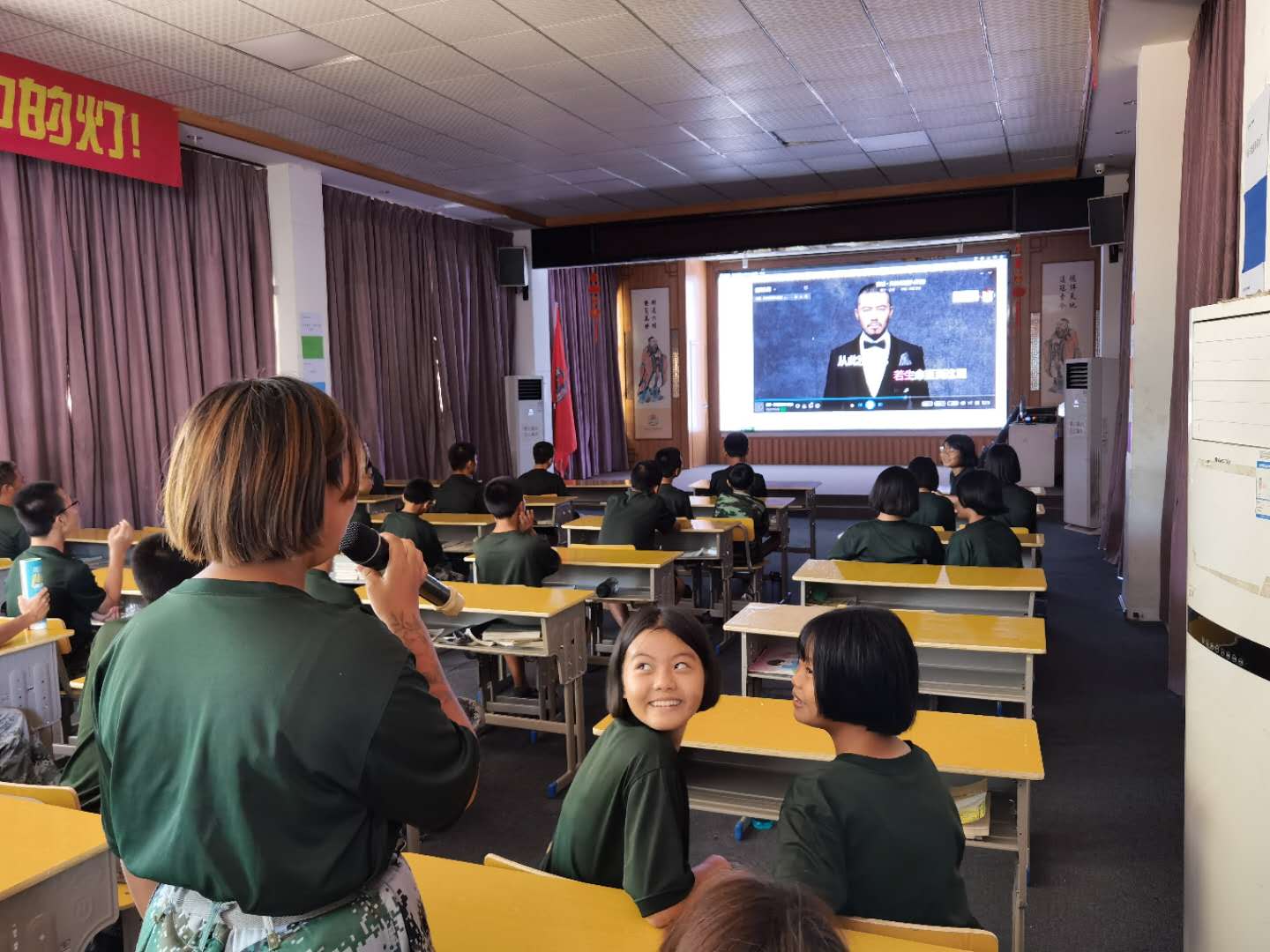 網瘾心理咨詢,青少年教育學校,青少年早戀學校 網瘾心理咨詢,青少年教育學校,青少年早戀學校